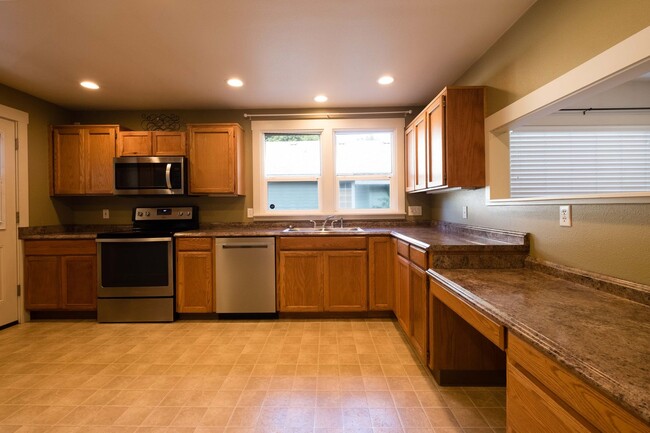 Photo - Close to Pacific University