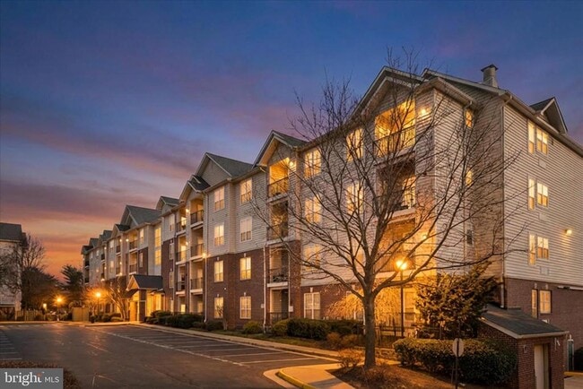 Building Photo - 1600 Spring Gate Dr. Unit 2204