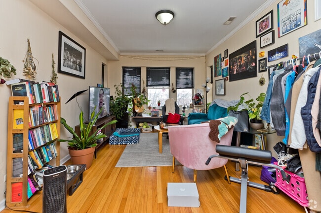 Building Photo - 4338 N Spaulding Ave Unit 3 Rental