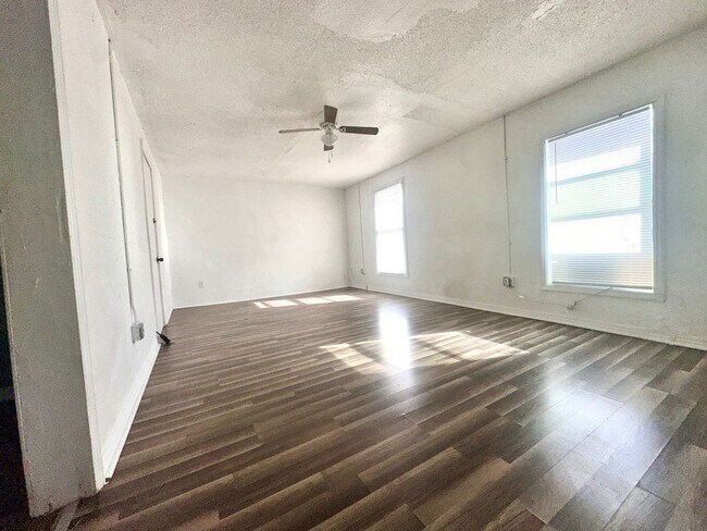 Photo - ave i Unit 604 W Ave I #A
