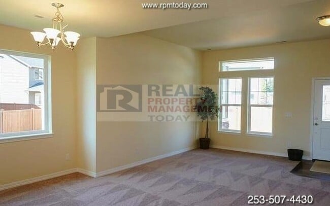 Photo - MOVE IN READY! Gorgeous 4 Bedroom! Upgrade...