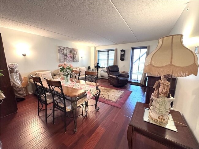 Photo - 79-14 Rockaway Beach Blvd Unit 3L
