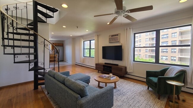 Photo - 4905 Park Ave Unidad 4D