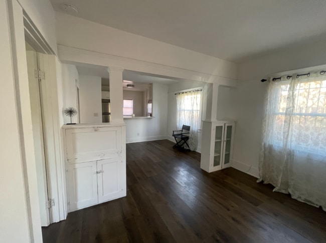 Photo - 1625 W 55th St Unidad 1/2