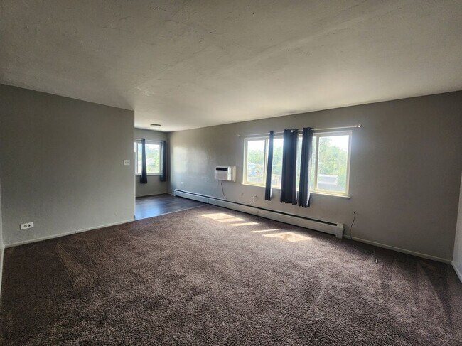 Photo - 1994 Elmira St