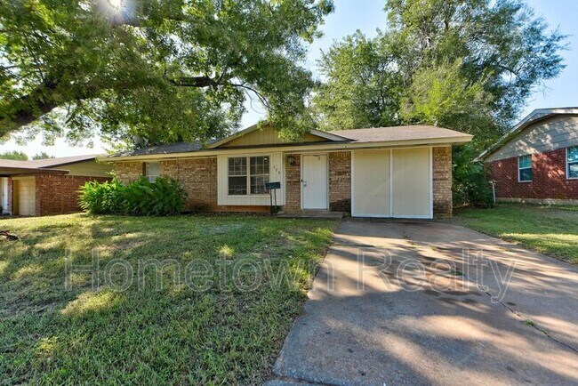 Building Photo - 208 W Shadywood Dr Rental