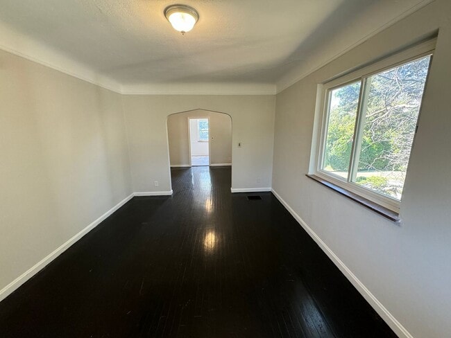 Photo - DELHI - Adorable 3bed 2ba brick cape cod