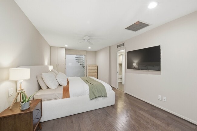 Photo - 2310 Steel St Unit 13