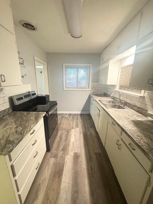 Photo - 1111 N Carrizo St