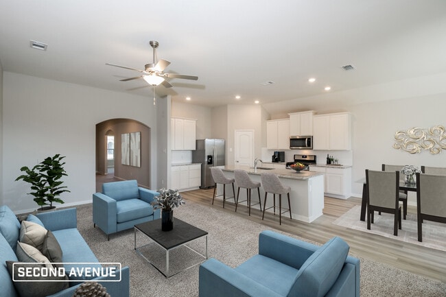 Building Photo - 2105 Meadow Dr