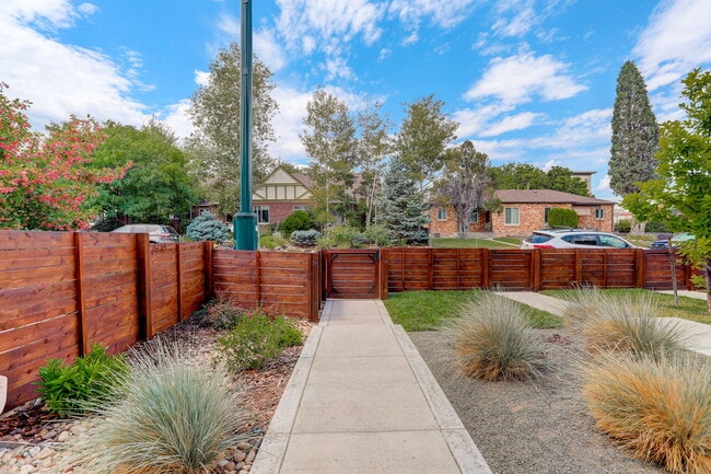 Photo - 1452 Xavier St