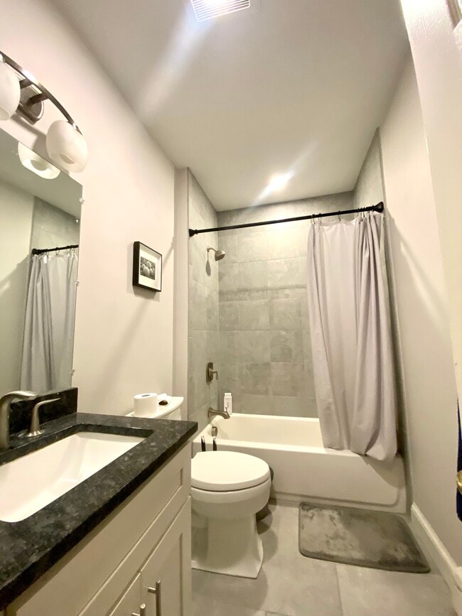 Photo - 1433 Cambridge St Unit 1