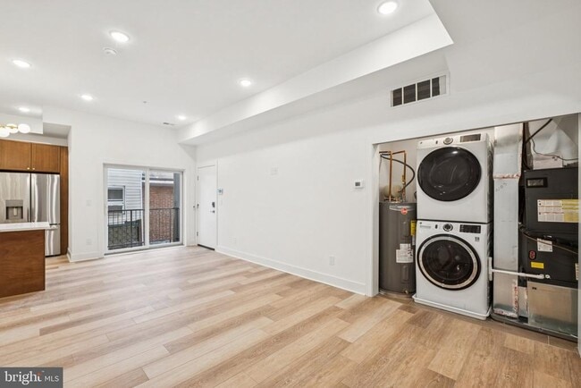 Photo - 5034 Florence Ave Unidad 4