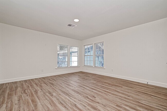 Photo - 5609 Denmark St Unit B