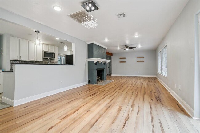 Photo - 4705 N Miller Ave