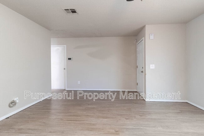 Photo - 313 Belmont Dr