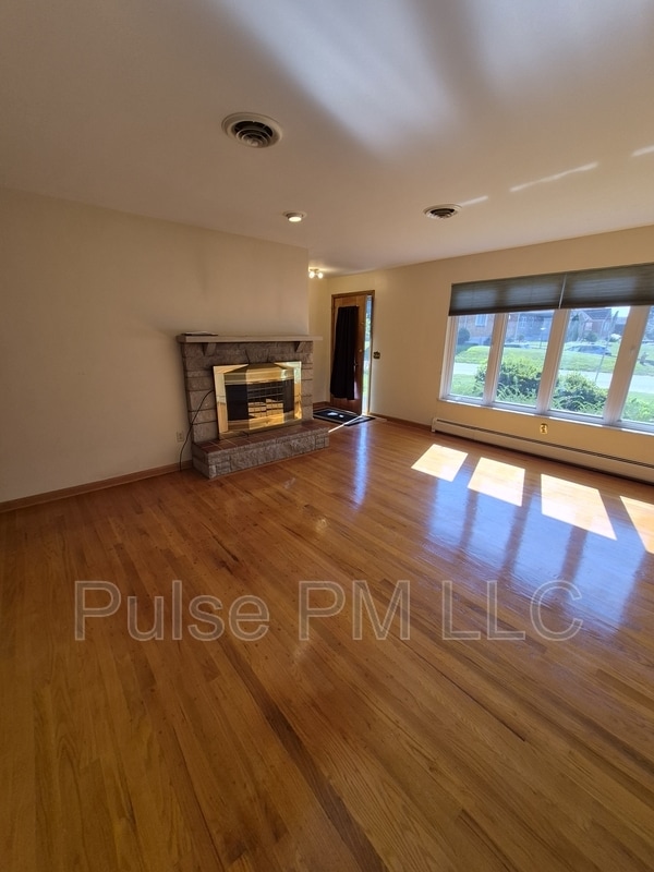Photo - 3920 Lloyd Ave