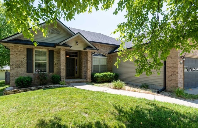 Photo - PRE-LEASING - 3 Bedroom in East Republic