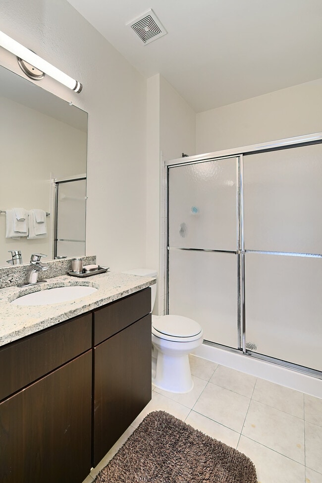 Photo - 1960 Chain Bridge Rd Unidad FL4-ID1012929P