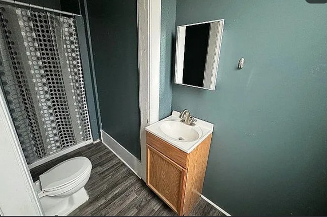 609 W Armstrong Ave Unit Lower Unit