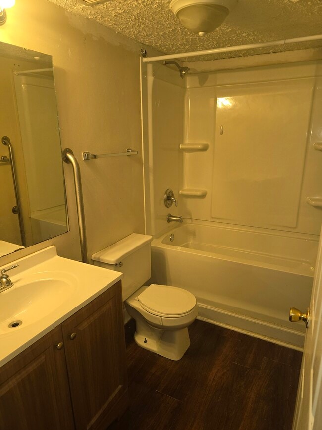 Building Photo - 209 Vineland Dr Unit 209 Vineland drive