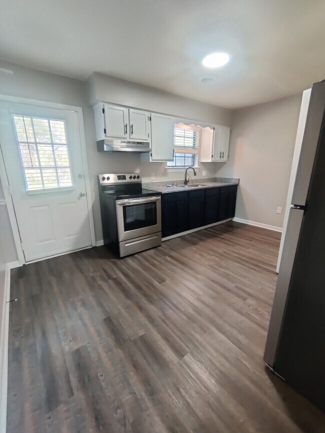 Photo - 706 Roberta Dr