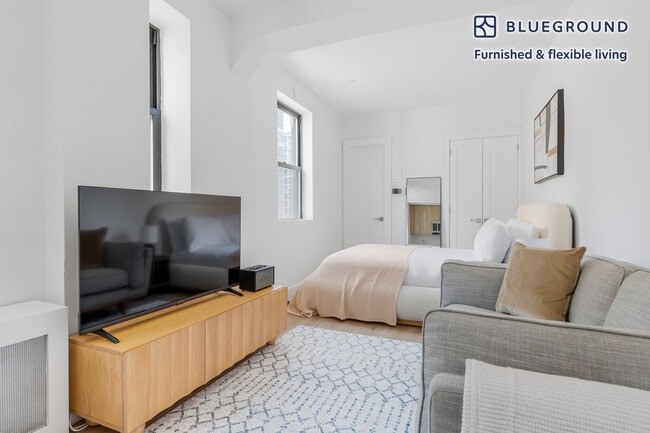 Photo - 138 E 38th St Unidad FL12-ID2113