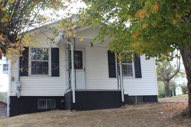 Photo - 2 Bedroom 1 Bath home in a Quiet Neighborhood