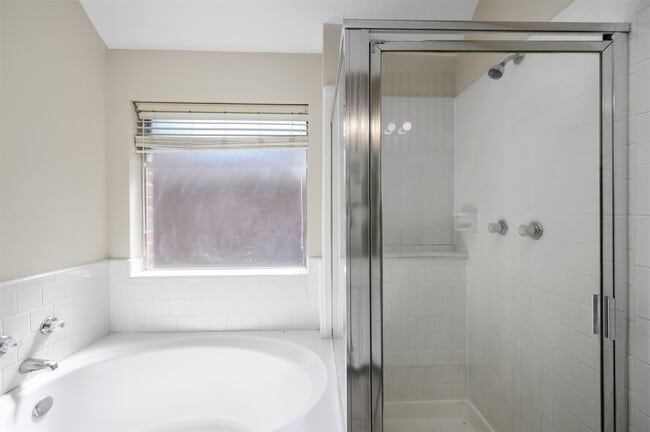 Photo - 1631 Stonehaven Village Cir