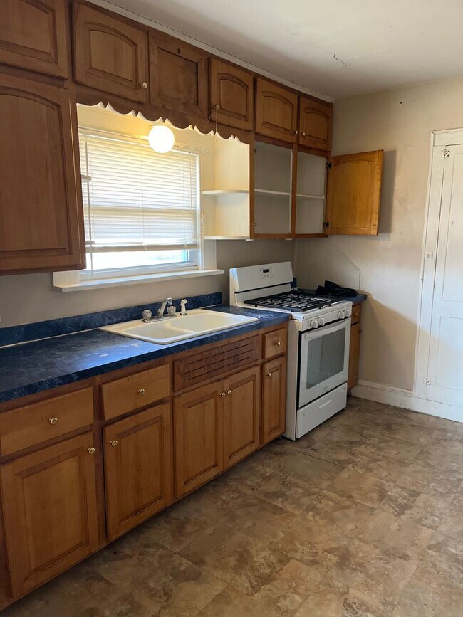 Photo - Akron Single Home