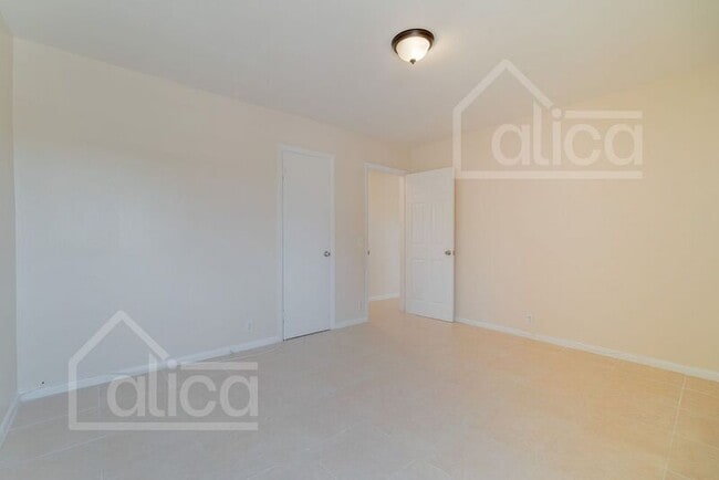 Photo - 803/5 Henrietta Ave Unit #2