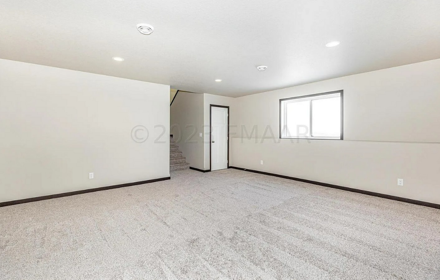 Photo - 1506 KEYSTONE CIR NE