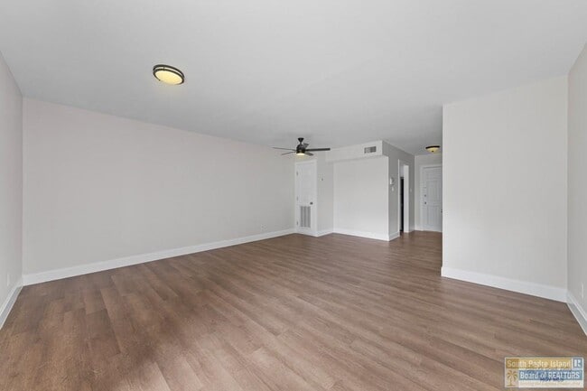 Photo - 805 Continental Dr Unidad 3