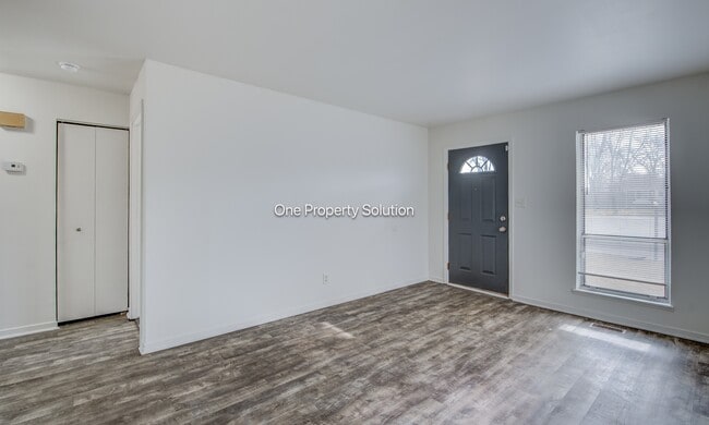 Photo - 924 W 60th Pl