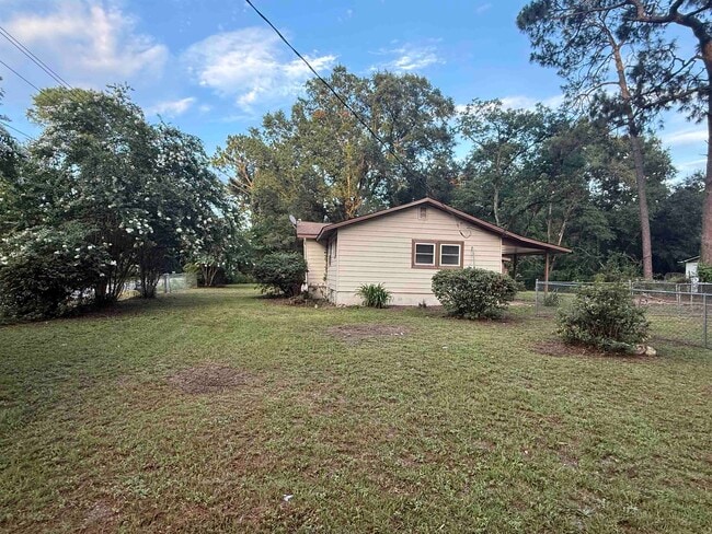 Photo - 703 Westway Rd