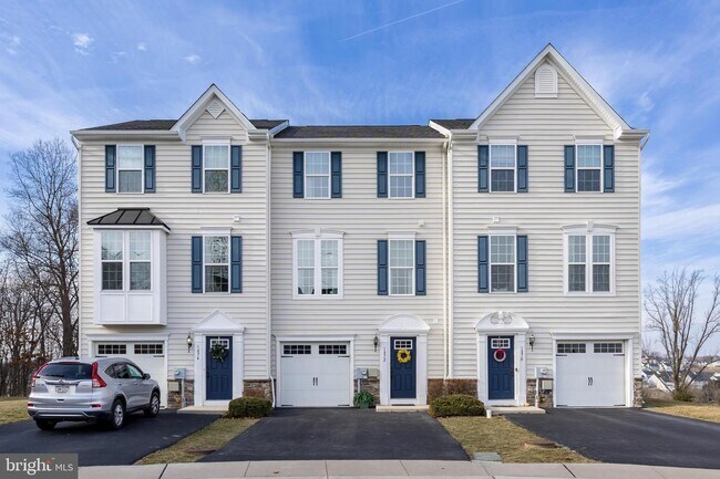 Photo - 1872 Thistle Ct