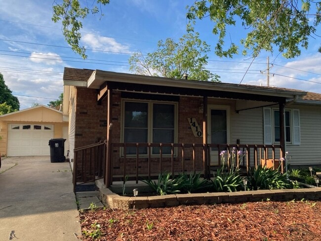Photo - Charming 3-bedroom, 1.5-bathroom house in Normal