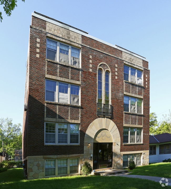 Building Photo - 2040 Grand Ave Rental