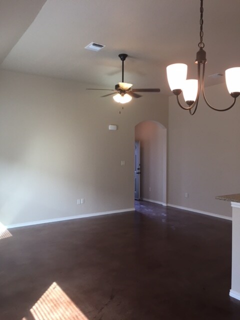 Photo - 722 Saengerhalle Rd