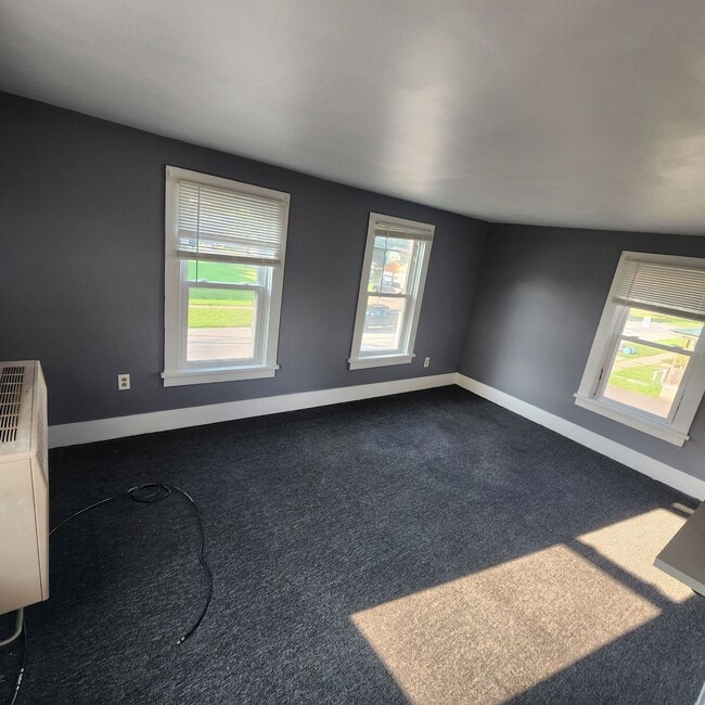 Building Photo - 170 W 2nd St Unit 2