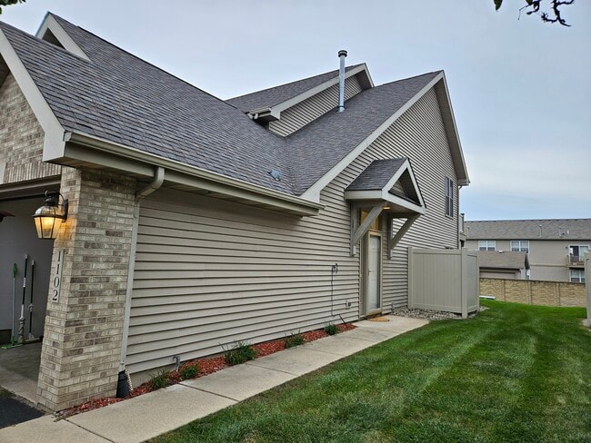 Photo - 1102 Lakewood Ct Unit 1102