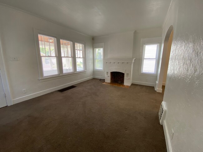 Living Room - 1223 Reed Ave Casa