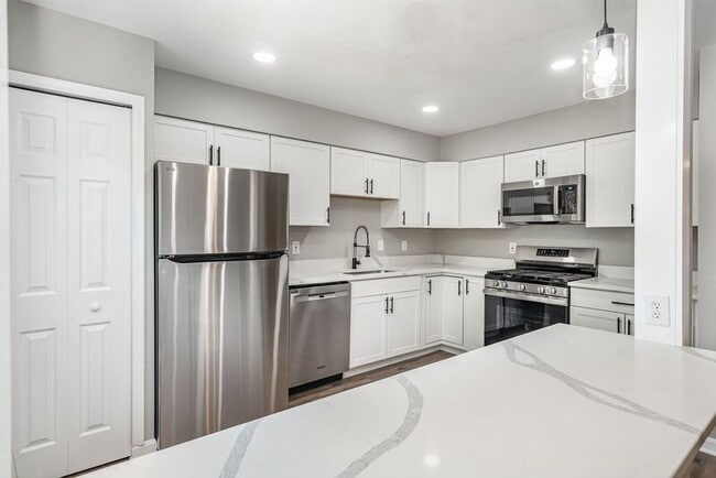 Building Photo - 10701 Houck Dr Rental