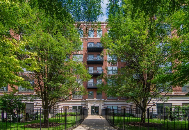 Building Photo - 4537 S Drexel Blvd