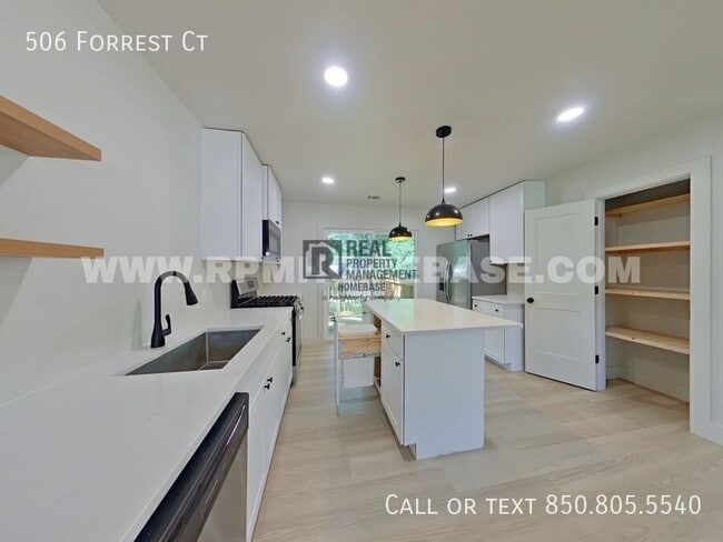 Photo - 506 Forrest Ct