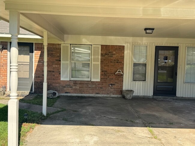 Photo - Completely Remodeled 3 Bed, 2 Bath Home in...