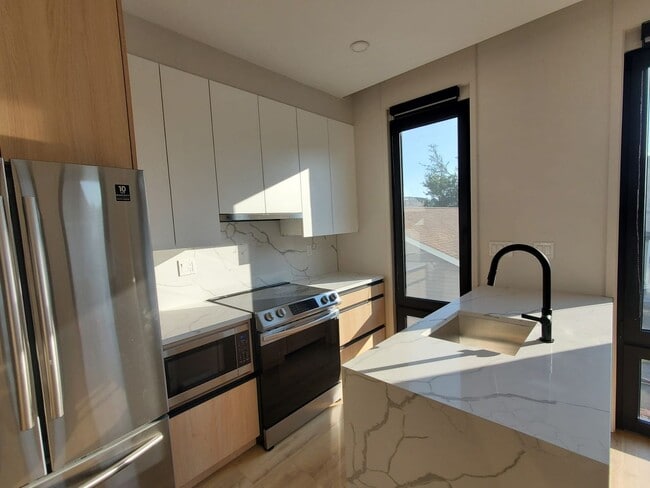 Photo - 141 N St Unit 1