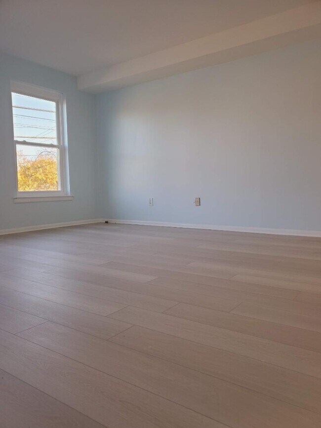 Photo - 2702 Island Ave