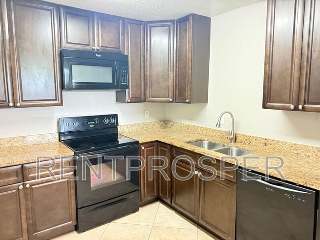 4022 Versailles Dr Unidad C