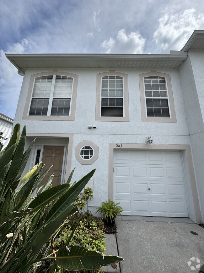 Building Photo - 9843 Ashburn Lake Dr Rental